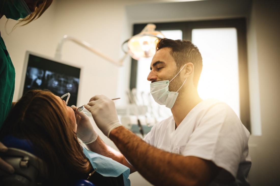 benefits-of-visitng-dentist-for-oral-problems